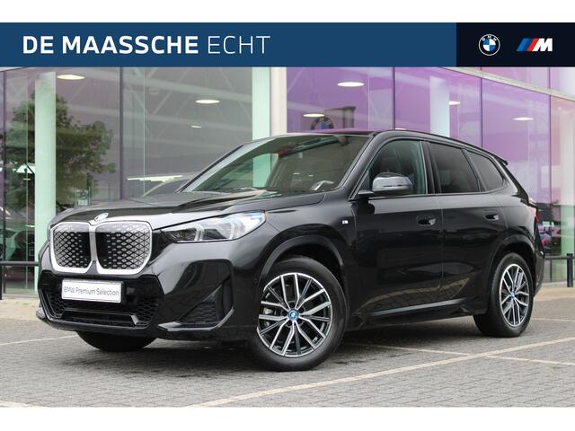 BMW iX1 xDrive30 M Sport / Panoramadak / Sportstoelen / Comfort Access / Achteruitrijcamera / Adaptieve LED / Harman-Kardon / Stoelverwarming