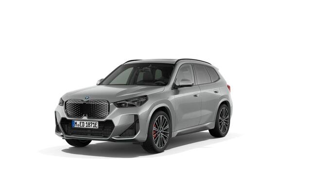 BMW iX1 eDrive20 | M Sportpakket Pro | Harman/Kardon | Panoramadak | Trekhaak