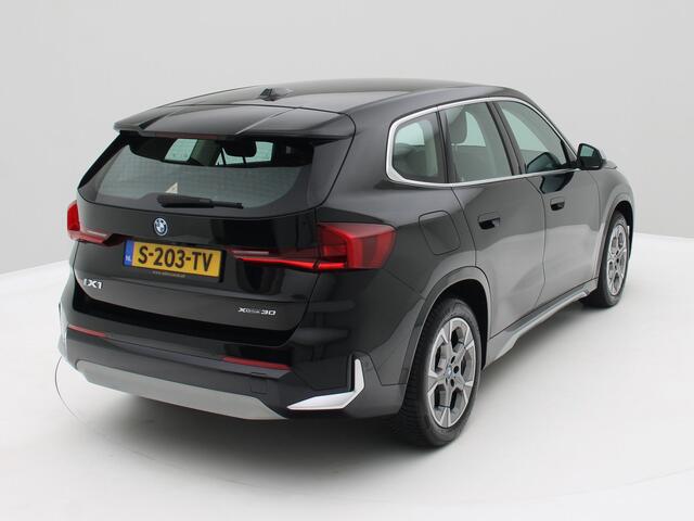 BMW iX1 xDrive30 67 kWh Leder/ Navi/ Virtual Cockpit/ Camera /Elec.Klep