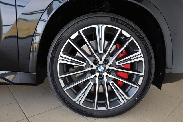 BMW iX1 eDrive20 | M Sport Pro | Panoramadak | Driving Assistant Plus | Harman/Kardon | Head-Up Display | Trekhaak