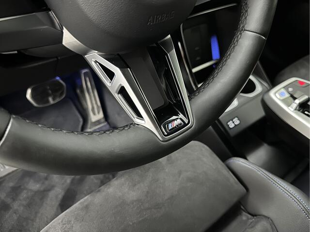 BMW iX1 30 313pk X-Drive M-Sport Performance | Adaptief Led | Sportstoelen | Keyless | 4WD | Adaptieve Cruise en Struurwielverw. voorbereid | Antraciet Hemel | Carplay | Sfeerverlichting | 1200kg Trekgewicht | Camera | Bovag Garantie.