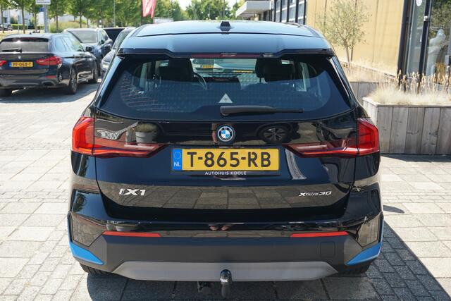 BMW iX1 xDrive30 Launch Edition 67 kWh