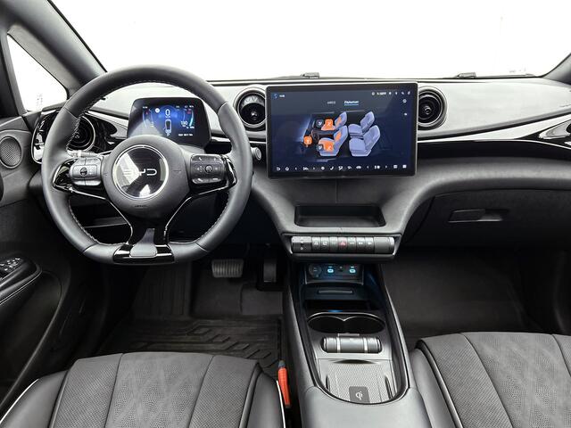 BYD Dolphin Design 60.4 kWh | 2025 model | Panoramadak | BTW-auto | 1e eigenaar | Facelift |