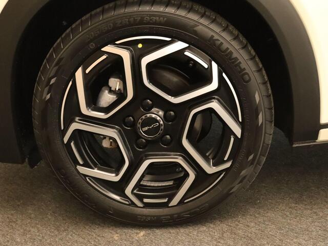 BYD Dolphin Comfort 60.4 kWh - ORIGINEEL NEDERLANDSE AUTO - DODEHOEKDETECTIE - CRUISE CONTROL ADAPTIEF - KEYLESS ENTRY/START - ELEKTRISCHE CLIMATE CONTROL - PARKEERSENSOREN VOOR & ACHTER - VOORSTOELEN VERWARMD - 360 GRADEN CAMERA - TREKHAAK - 3 FASE LADEN