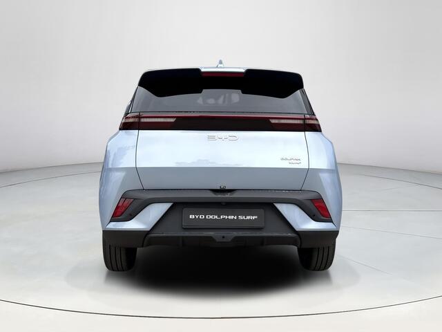 BYD Dolphin Surf Boost 43 kWh | Direct Leverbaar | 320 KM Actieradius WLTP | Elektrische Stoelen | Achteruitrijcamera | Voorraad Deals |