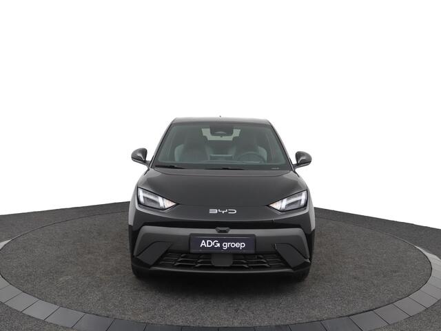 BYD Dolphin SURF Boost 43 kWh | VOORRAAD DEALS | Elektrisch verstelbare voorstoelen| 322 km WLTP | Blade Battery| 16? lichtmetalen velgen | Compacte elektrische stadsauto