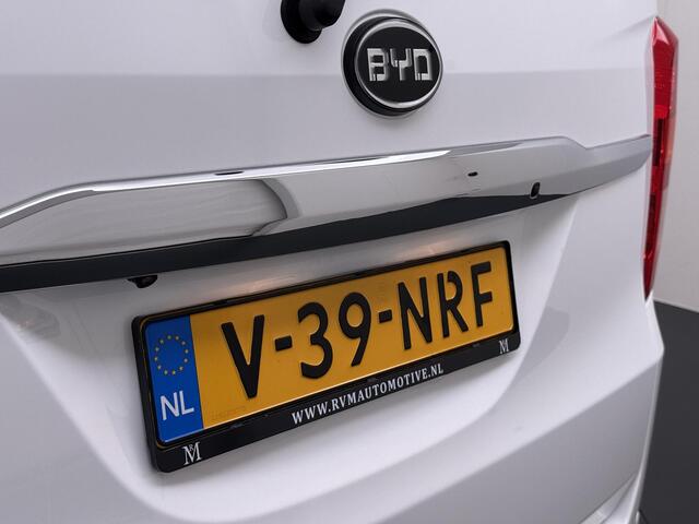 BYD ETP3 Standard 45 kWh VAN: ¤14.900,- EXCL. VOOR: ¤11.877,- EXCL. UW EINDEJAARSVOORDEEL: ¤3.023| CAMERA | STOELVERWARMING | KEYLESS | RIJKLAARPRIJS INCL. RESTERENDE FABRIEKSGARANTIE | BTW VERREKENBAAR |