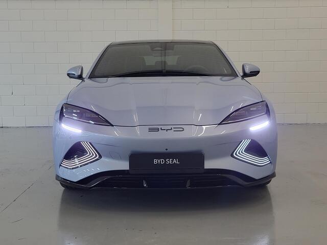 BYD Seal Excellence AWD 83 kWh 530pk - 0-100 3.8sec | PANODAK | ELEK. STOELEN + MEMORY | VEGANLEDER | BEDIENING VIA APP | WARMTEPOMP