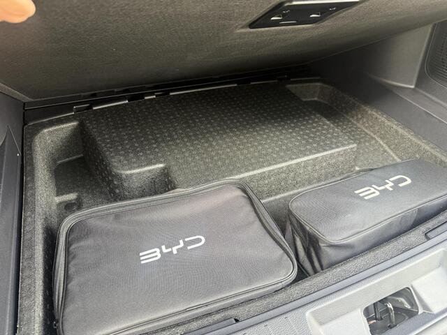 BYD Seal U 1.5 T DM-i Comfort 291pk 125km elektrisch 26,6kwh