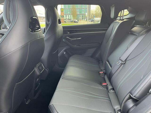 BYD Seal U 1.5 DM-i FWD Boost | ADG Black Edition | Uniek| Black-on-Black| Rode remklauwen| 20 Inch velgen | 1080 KM | Panorama dak | Apple Carplay | Navigatie | 360 graden camera