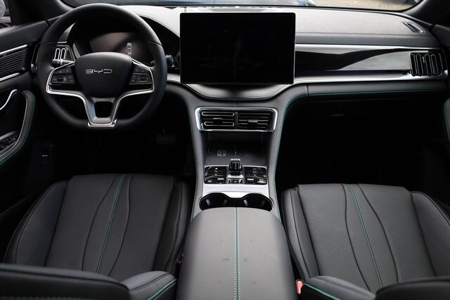 BYD Seal U 1.5 DM-i FWD Comfort LONG-RANGE (125km) ZWART-LEER CARPLAY PANO 360-CAMERA STOELVENTILATIE STUUR/STOELVERW. HUD ADAPTIVE-CRUISE CLIMA NAVI 2XPDC 19''LMV ENZ ENZ!