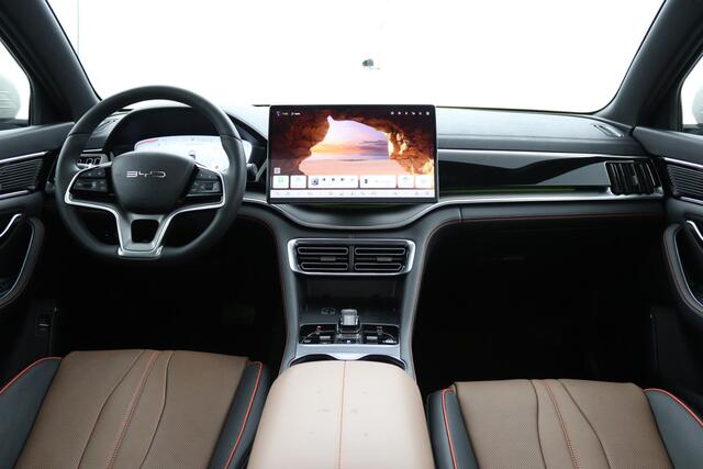 BYD Seal U 1.5 T DM-i AWD Design 1300kg trekgewicht | Panoramadak | 360 graden camera | Stuurverwarming/Stoelverwarming | Navigatie