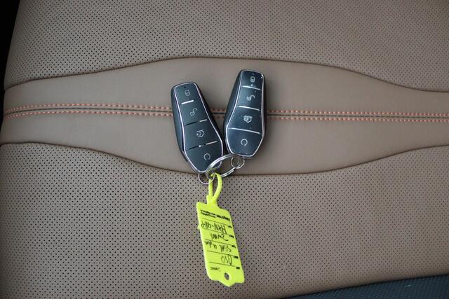 BYD Seal U 1.5 T DM-i AWD Design | Trekhaak | All Season banden | 360 graden camera | 1300kg trekgewicht