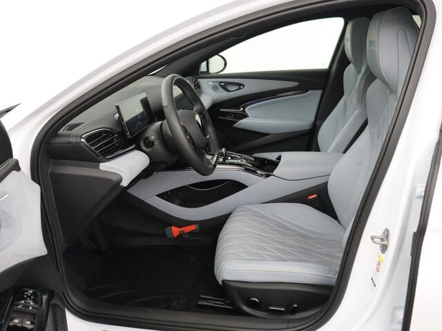 BYD Seal Design RWD 82.5 kWh | SOH 95,6% | Panoramadak | Stoelventilatie | 360 Camera | Leder | Dynaudio | Adaptive cruise | Sfeerverlichting | Elektrische stoelen | Carplay | Full LED | Origineel NL