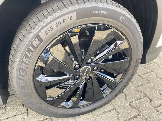 BYD Seal U 1.5 DM-i FWD Boost Black & White , schuifdak, 360Camera , Leer,