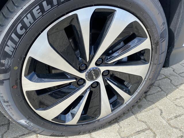 BYD Seal U 1.5 DM-i FWD Boost HUD , Schuifkanteldak & Stoel & Stuurverwarming Actieradius 1050km !