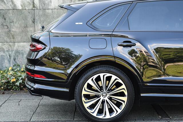 Bentley Bentayga 4.0 V8 First Edition |Naim|Panoramdak|22inch|Head-up|Massage|Touring|