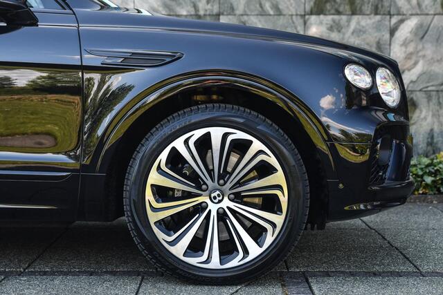 Bentley Bentayga 4.0 V8 First Edition |Naim|Panoramdak|22inch|Head-up|Massage|Touring|