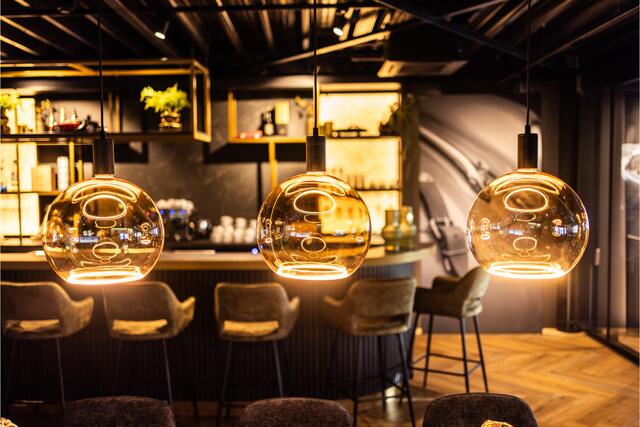 Bentley CONTINENTAL GTC 4.0 V8 550PK | ACC | Nachtzicht | 360Cam | Lane & Side Assist | Carbonpakket | Head Up | Massagefunctie | B&O Sound | File Assist | Nekverwarming | NP ¤366.176,- | Dealer Onderhouden. Mulliner | Blackline | Matrix Beam | Apple Carplay | Keyless Entry 