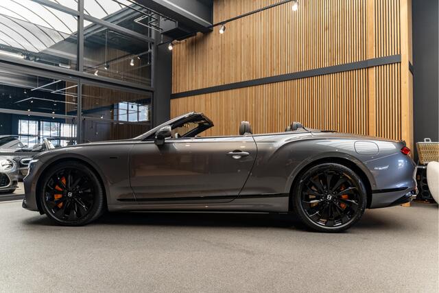 Bentley CONTINENTAL GTC V8 Hybrid Black Edition 4.0 V8 Hybrid 22 Inch