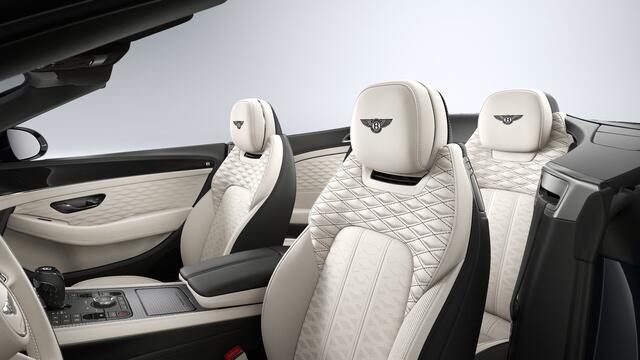 Bentley CONTINENTAL GTC Mulliner V8 Hybrid MY2027 | Coming soon