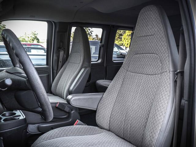 Chevrolet CHEVY VAN Fiscale waarde slechts ¤ 38.392,-, lage bijtelling! | Express 2500 V8 6.0L 6-persoons dubbelcabine | 3500 kg trekken