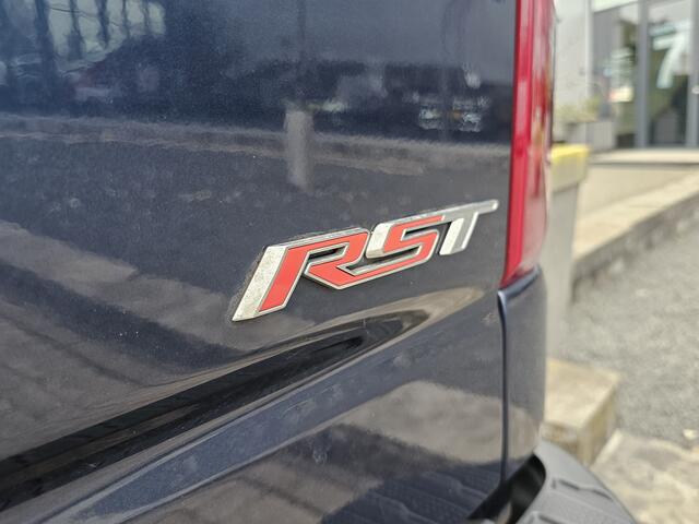 Chevrolet SILVERADO CREW CAB 5.3L V8 RST