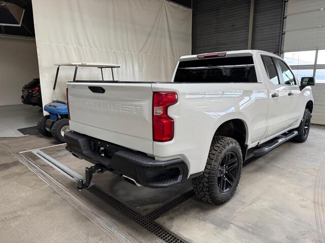 Chevrolet SILVERADO 5.3 V8 Trailboss 6P Auto staat op duits kenteken