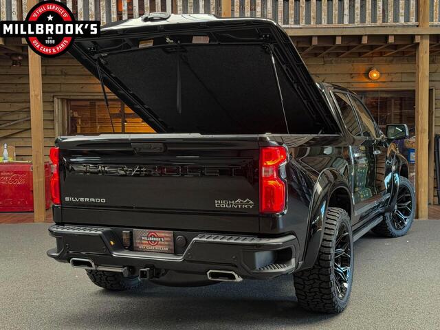 Chevrolet SILVERADO High Country, Widebody, 4Play velgen, LPG, Bedcover in kleur, Adaptieve Cruise control,