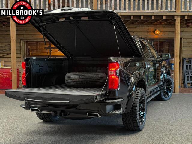 Chevrolet SILVERADO High Country, Widebody, 4Play velgen, LPG, Bedcover in kleur, Adaptieve Cruise control,