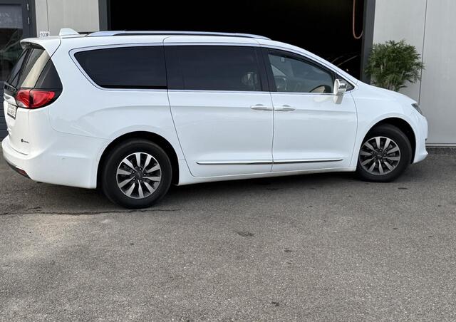 Chrysler PACIFICA 3.6 V6 -PLUG -IN-HYBRIDE LIMITED / PANO / 360 CAMERA / 7PERSOONS /