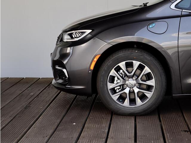 Chrysler PACIFICA Plug-In-Hybrid 3.6 V6 Pinnacle | Panodak | Zeer compleet | 7 Persoons |