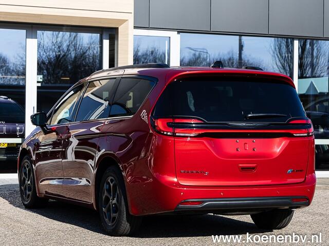 Chrysler PACIFICA Plug-In-Hybrid 3.6i V6 Limited S Aut Red Hot Pearl