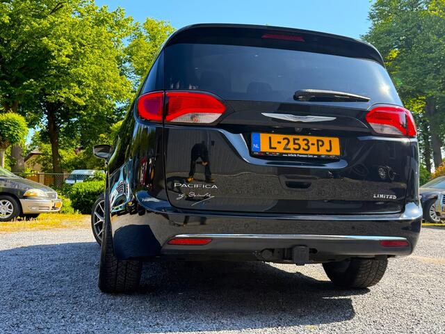 Chrysler PACIFICA 3.6 V6 LIMITED J.DAIMLER RT BLACK STOW&GO 3xTV/DVD/APPS