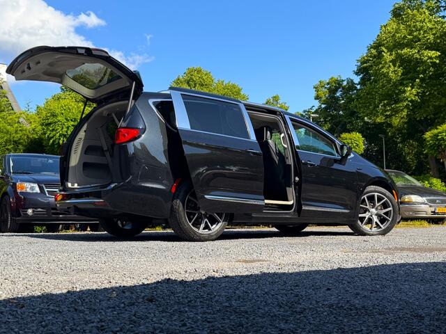Chrysler PACIFICA 3.6 V6 LIMITED J.DAIMLER RT BLACK STOW&GO 3xTV/DVD/APPS