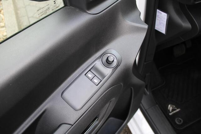 Citroen BERLINGO ë-Berlingo Feel 50 kWh Airco, Cruise controle, Apple carplay/Android auto, Schuifdeur L+R, Camera, Bluetooth,