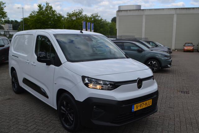 Citroen BERLINGO ë-Berlingo IAUTOMAAT I NAVIGATIE I 136 L2 50 kWh i RONDOMZICHTCAMERA OP SCHERM EN BINNENSPIEGEL I BLINDSPOT DETECTIE I 3 SEATER I LAADRUIMTE GEHEEL AFGETIMMERD I MOOIE COMPLETE AUO I LAGE KM.STAND I ZWARTE L.M. VELGEN + ZWARTE STOOTSTRIPS I
