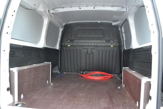Citroen BERLINGO ë-Berlingo IAUTOMAAT I NAVIGATIE I 136 L2 50 kWh i RONDOMZICHTCAMERA OP SCHERM EN BINNENSPIEGEL I BLINDSPOT DETECTIE I 3 SEATER I LAADRUIMTE GEHEEL AFGETIMMERD I MOOIE COMPLETE AUO I LAGE KM.STAND I ZWARTE L.M. VELGEN + ZWARTE STOOTSTRIPS I