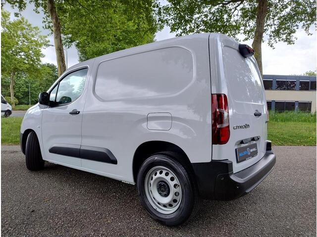 Citroen BERLINGO ë-Berlingo L1 50 kWh 136pk AUTOMAAT | NAVI | Multimedia | Apple Carplay | Android Auto | Surround View Camera | Parkeersensoren voor- en achter | Achteruitrijcamera | Dode hoek detectie | Elektrisch inklapbare spiegels | Licht- en regensensor | Mistlampen