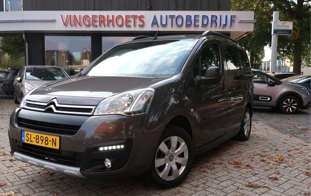 Citroen BERLINGO 110 Pk Benzine * Luxe * Hoge Zit * 5 Persoons * * Navigatie * Achteruitrij Parkeer Camera * Climate & Cruise Control * Trekhaak * 3 stoelen op 2e zitrij * Vingerhoets; Vierde generatie Eersteklas Service *