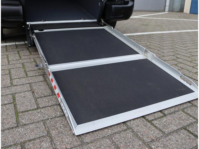 Citroen BERLINGO ë-Berlingo XL Feel 50 kWh | Rolstoel | Bodemverlaging | 5 persoons