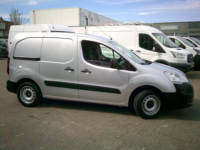 Citroen BERLINGO 1.6 BlueHDI 75 Comfort VOORZIEN VAN TREKHAAK+IJSKOUDE AIRCO !!