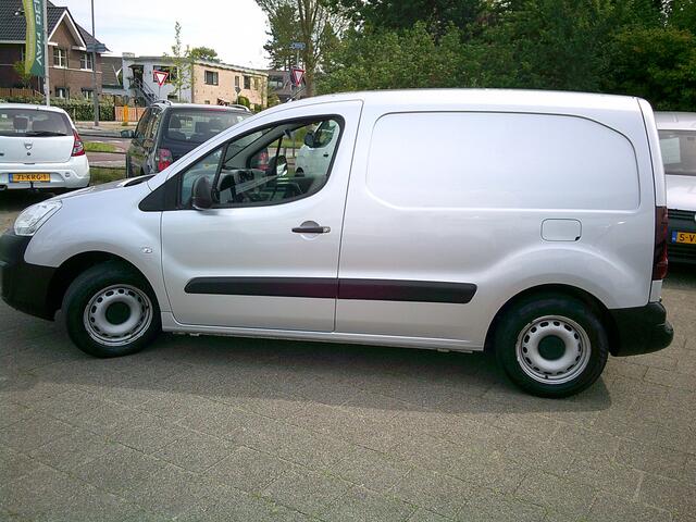 Citroen BERLINGO 1.6 BlueHDI 75 Comfort VOORZIEN VAN TREKHAAK+IJSKOUDE AIRCO !!