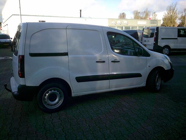 Citroen BERLINGO 1.6 BlueHDI 100 Club S&S VOORZIEN VAN AIRCO+TREKHAAK+OMVORMER!