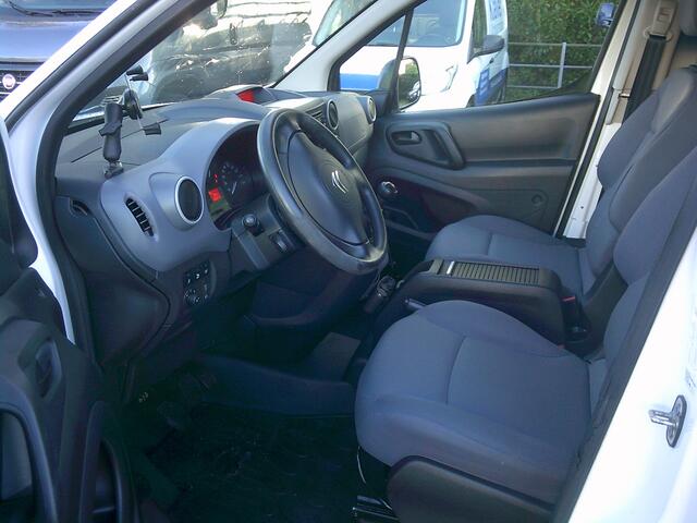 Citroen BERLINGO 1.6 BlueHDI 100 Club S&S VOORZIEN VAN AIRCO+TREKHAAK+OMVORMER!