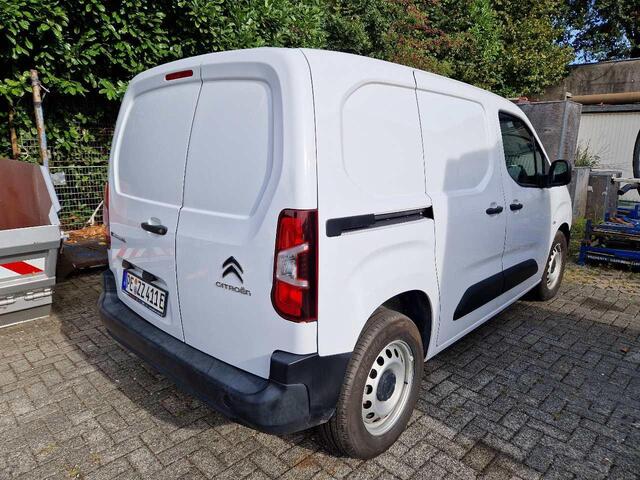 Citroen BERLINGO ë-Berlingo Club 50 kWh 11 kw lader, airco, cruise control, goedkoper rijden vrijwel onmogelijk! Wordt verwacht