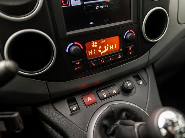 Citroen BERLINGO 1.2 PureTech XTR (PANORAMADAK, APPLE CARPLAY, CLIMATE, GETINT GLAS, STOELVERWARMING, SPORTSTOELEN, CRUISE, PARKEERSENSOREN, NIEUWE APK, NIEUWSTAAT)