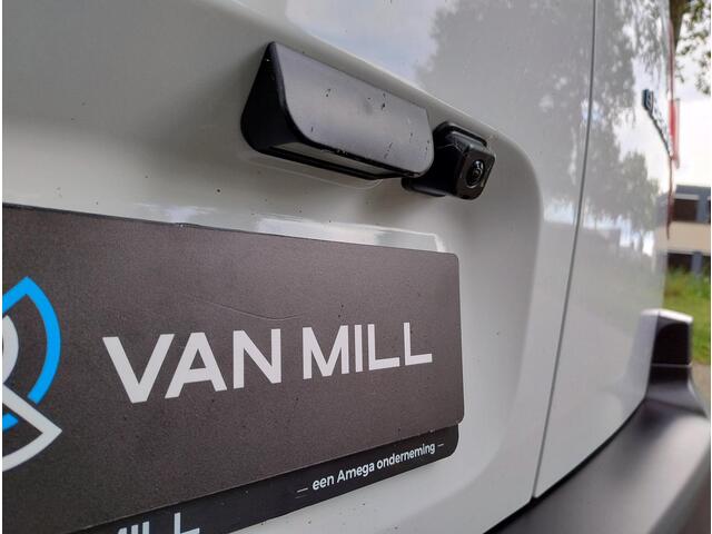 Citroen BERLINGO ë-Berlingo L1 50 kWh 136pk | 8 jaar garantie | 0% financial lease | Apple Carplay | Android Auto | Multimedia | Achteruitrijcamera | Parkeersensoren achter | Digital cockpit | Stuurwielbediening | Bestuurdersstoel comfort | Armsteun | van van ¤29.625 voor