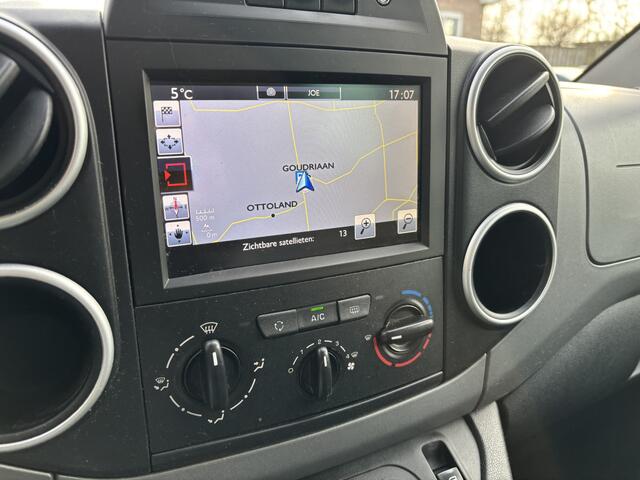 Citroen BERLINGO 1.2 Feel 5-Persoons Camera / Carplay / Parkeersensors