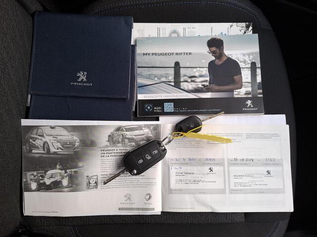 Citroen BERLINGO MPV 130 Allure Automaat 7 stoelen, Trekhaak